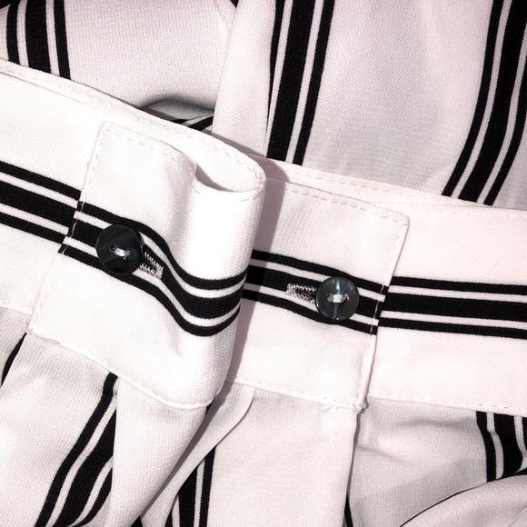 Chico’s 0/small white & black striped tunic top - Picture 5 of 7